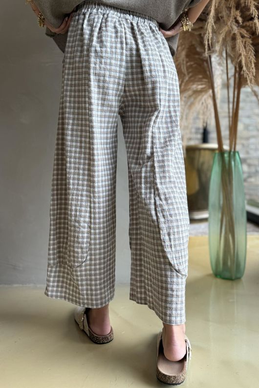 Annie Gingham Quirky 7/8 Pant Mocha